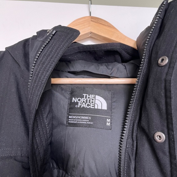 North Face Winter Jacket (mens) - Picture 3 of 5